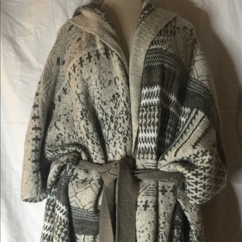 Abercrombie & Fitch holiday wrap sweater - Picture 2 of 4